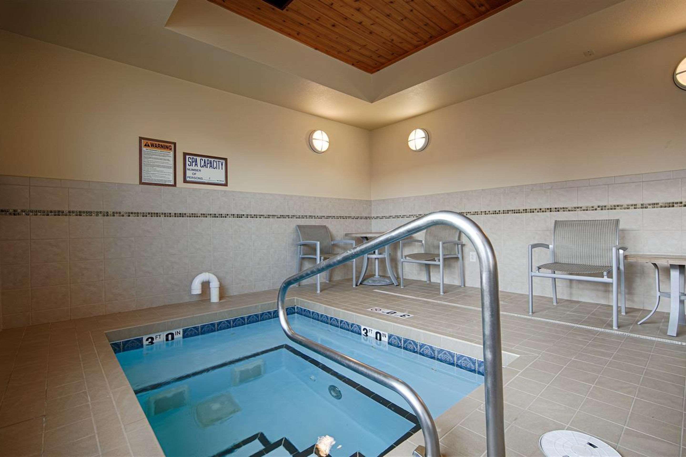 Heritage Hotel And Suites Dickinson Einrichtungen foto